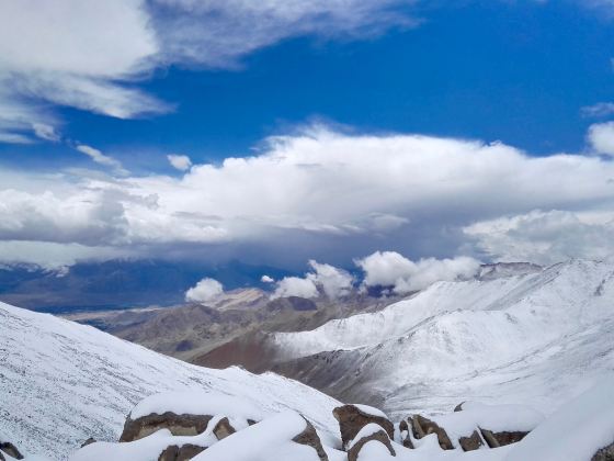 Snow clad mountains in Ladakh, India